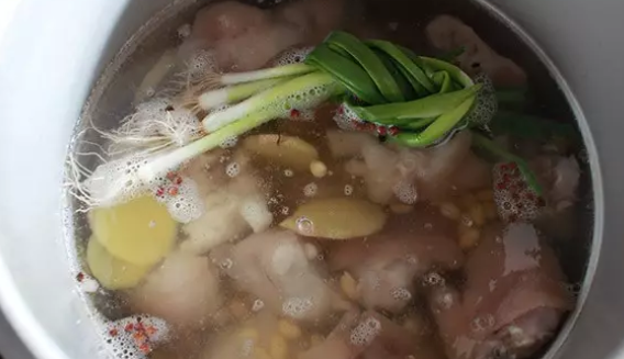 哺乳期吃蓮藕下奶嗎 哺乳期吃蓮藕的好處 哺乳期吃蓮藕下奶嗎 哺乳期吃蓮藕的好處