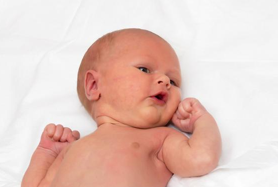 新生兒前100天怎么護理 新生兒護理方法 新生兒前100天怎么護理 新生兒護理方法