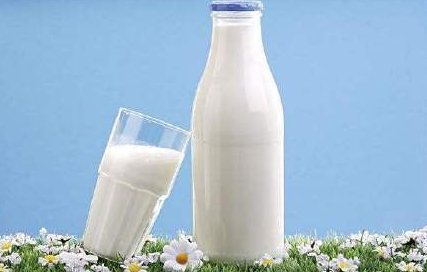 人造奶是什么 人造奶喝牛奶營養一樣嗎