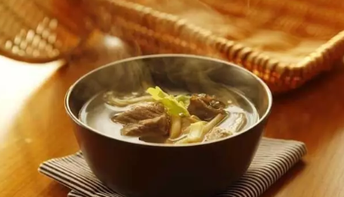 哺乳期吃黃花菜下奶嗎 哺乳期吃黃花菜的做法