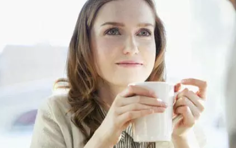 哺乳期喝咖啡會回奶嗎 哺乳期什么時候適合喝咖啡