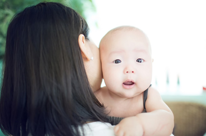 產(chǎn)后第一次出門的說說朋友圈 產(chǎn)后第一次出門發(fā)什么說說好