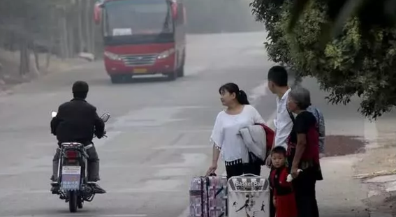 出門打工舍不得孩子的說說 出去打工舍不得孩子心情句子