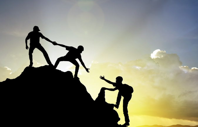 孩子爬山的朋友圈怎么寫 帶孩子爬山后的感悟心情