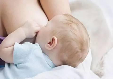 哺乳期能吃臘肉臘腸嗎 哺乳期吃臘魚臘味對寶寶有影響嗎 哺乳期能吃臘肉臘腸嗎 哺乳期吃臘魚臘味對寶寶有影響嗎