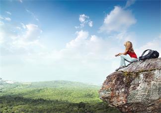 孩子爬山的朋友圈怎么寫 帶孩子爬山后的感悟心情