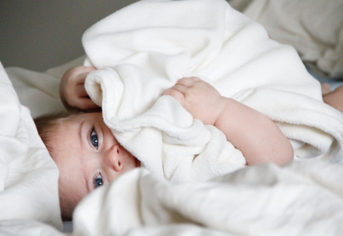 寶寶一百天朋友圈微信說說 寶寶一百天超萌的句子