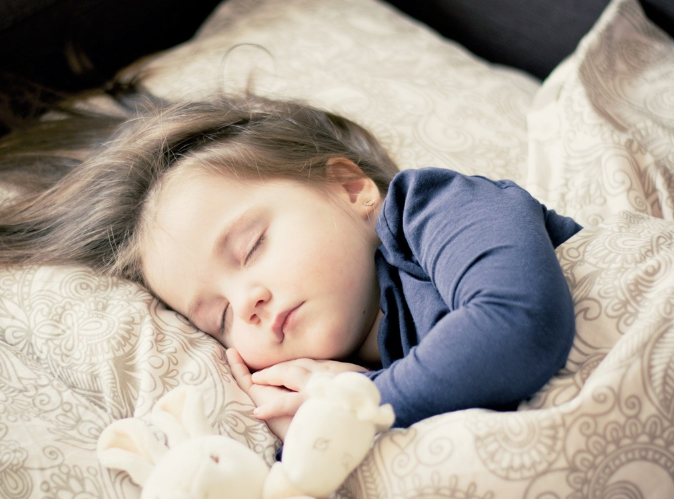 孩子夜間磨牙什么原因 孩子晚上睡覺愛磨牙要看醫(yī)生嗎 