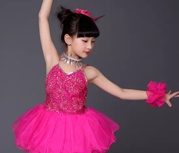 兒童節(jié)孩子表演發(fā)朋友圈配文 六一看孩子表演心情說說 兒童節(jié)孩子表演發(fā)朋友圈配文 六一看孩子表演心情說說