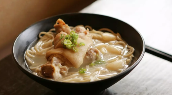 哺乳期吃豬蹄下奶嗎 哺乳期吃吃豬蹄做法