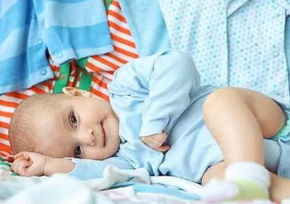 新生兒吹空調要注意的幾大問題 新生兒能吹空調嗎