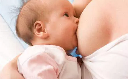 哺乳期奶結塊是怎么回事 哺乳期奶結塊怎么疏通 哺乳期奶結塊是怎么回事 哺乳期奶結塊怎么疏通