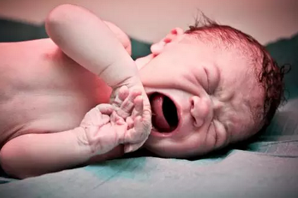 月子期寶寶睡覺有什么講究 月子期寶寶睡覺不踏實是怎么回事 月子期寶寶睡覺有什么講究 月子期寶寶睡覺不踏實是怎么回事