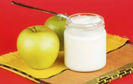 寶寶喜歡吃老酸奶好不好 老酸奶適合多大的寶寶吃