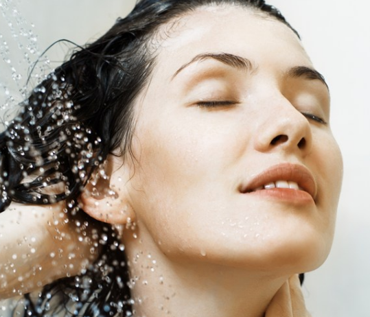 來(lái)大姨媽了洗澡如何正確洗 月經(jīng)期洗澡這樣洗才對(duì)了 來(lái)大姨媽了洗澡如何正確洗 月經(jīng)期洗澡這樣洗才對(duì)了