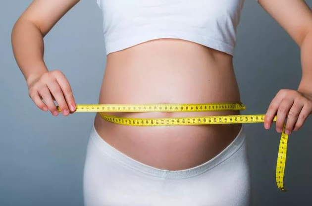 羊水偏多是胎兒畸形嗎 羊水偏多是怎么造成的