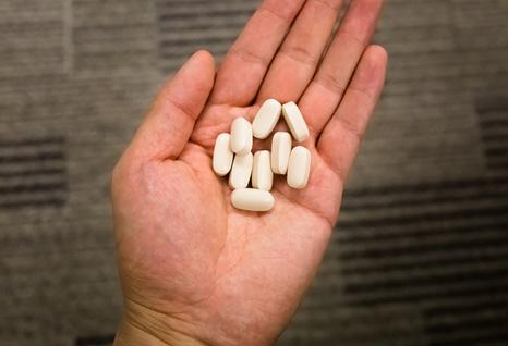 維生素不是吃越多越好 這幾種維生素要注意了