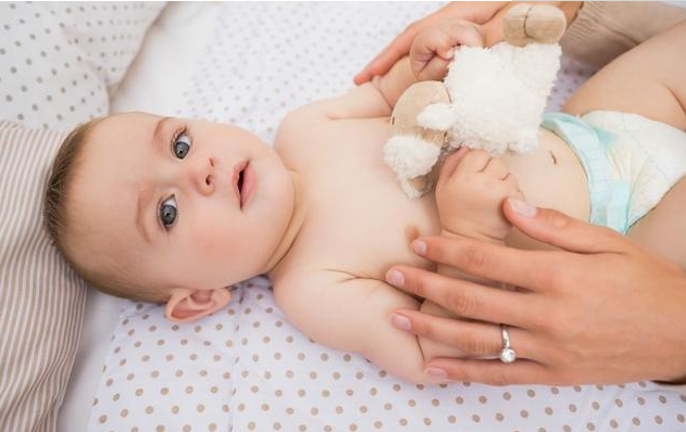 寶寶發(fā)燒是冷敷還是熱敷 寶寶發(fā)燒處理方法 寶寶發(fā)燒是冷敷還是熱敷 寶寶發(fā)燒處理方法