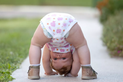 小孩助步車有必要買嗎 幾個月寶寶可以用助步車