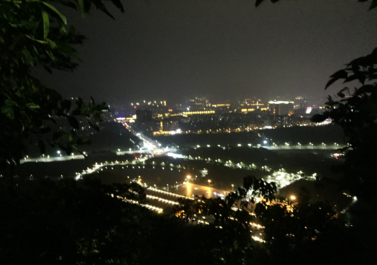 登山心情發(fā)朋友圈句子 關(guān)于爬山累的幽默說(shuō)說(shuō)