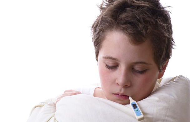 夏季寶寶發燒怎么降溫 夏季寶寶發燒護理方法