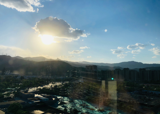 爬山的說說心情短語 去爬山的說說句子感慨