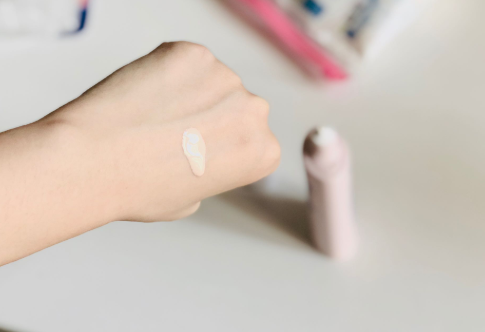 新碧輕透潤色隔離防曬乳怎么樣 新碧潤色隔離防曬乳使用測評