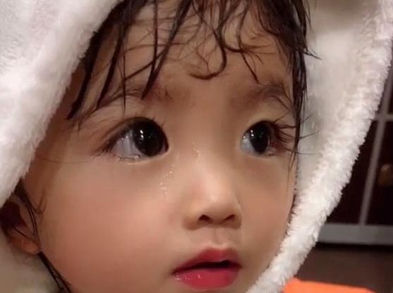 孕婦吃維生素對胎兒的眼睛好嗎 孕期吃維生素胎兒睫毛能變長嗎