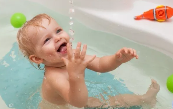 夏天寶寶曬傷怎么辦 夏天寶寶曬傷怎么處理