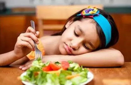 不及時分床睡容易會導致孩子性早熟嗎 孩子多大要分床睡 不及時分床睡容易會導致孩子性早熟嗎 孩子多大要分床睡