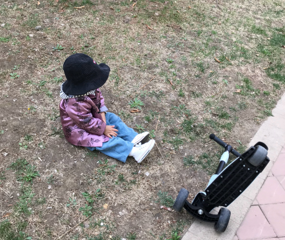 早上帶娃的有趣說說 早上出來遛娃的說說句子