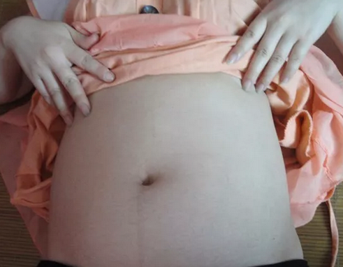 孕期肚子越來越小是怎么回事 懷孕肚子變小是流產(chǎn)了嗎
