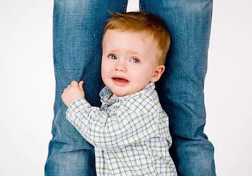 孩子認生期是什么時候 孩子認生期一直哭怎么辦 孩子認生期是什么時候 孩子認生期一直哭怎么辦