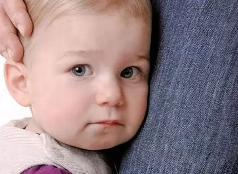 孩子認生期是什么時候 孩子認生期一直哭怎么辦 孩子認生期是什么時候 孩子認生期一直哭怎么辦