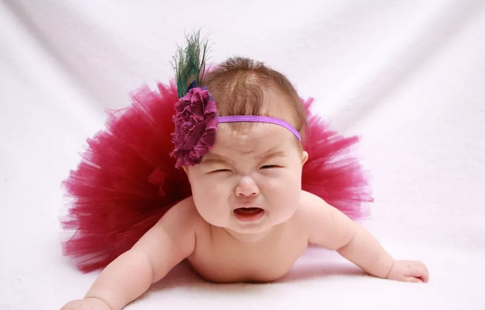 孩子認生期是什么時候 孩子認生期一直哭怎么辦 孩子認生期是什么時候 孩子認生期一直哭怎么辦