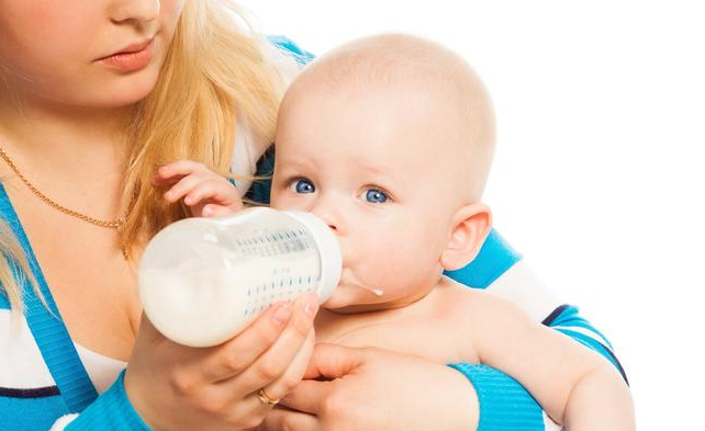 牛奶中乳鐵蛋白和人的乳鐵蛋白有什么區(qū)別 乳鐵蛋白的作用 牛奶中乳鐵蛋白和人的乳鐵蛋白有什么區(qū)別 乳鐵蛋白的作用