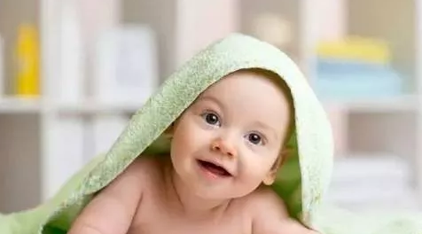 寶寶淹脖子可以用爽身粉嗎 寶寶淹脖子用爽身粉護理好不好