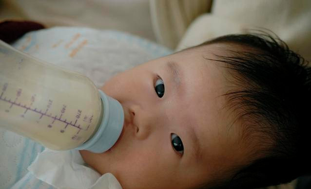 給寶寶斷夜奶的方法，這幾種情況要趕緊斷夜奶