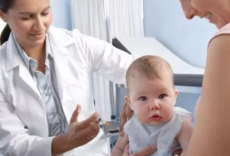 寶寶打完預防針就睡覺正常嗎 寶寶打完預防針嗜睡好不好