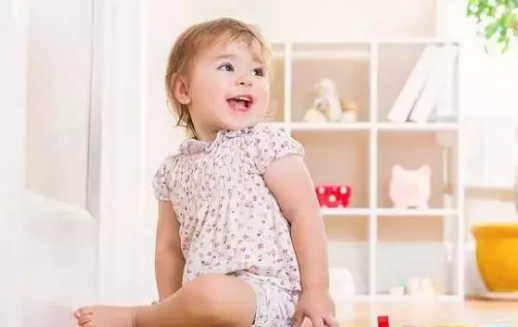 哺乳期夜間喂養要注意什么 新手媽媽夜間怎么給孩子喂奶