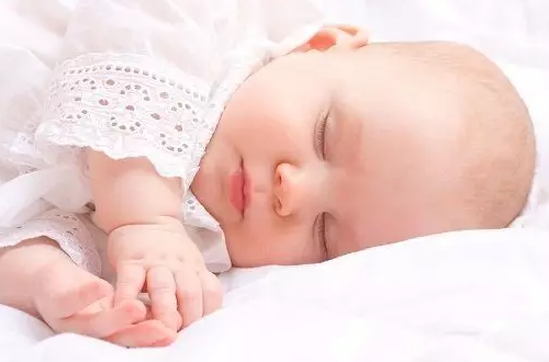 小月齡寶寶為什么總愛哭 寶寶晚上愛哭鬧怎么辦 小月齡寶寶為什么總愛哭 寶寶晚上愛哭鬧怎么辦