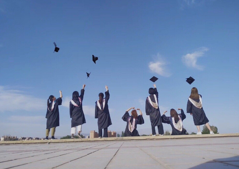 大學(xué)畢業(yè)說說配文 大學(xué)生畢業(yè)的經(jīng)典句子