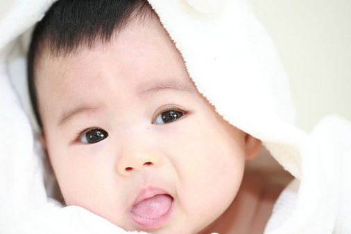 為什么新生兒出生要哭 新生兒不哭有問題嗎