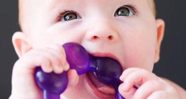 寶寶出牙發熱是怎么回事 寶寶出牙難受怎么辦 寶寶出牙發熱是怎么回事 寶寶出牙難受怎么辦