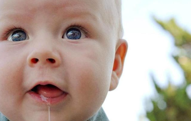 寶寶出牙發熱是怎么回事 寶寶出牙難受怎么辦 寶寶出牙發熱是怎么回事 寶寶出牙難受怎么辦