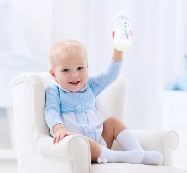 給寶寶選多大容量的奶瓶合適 什么時候要更換奶瓶奶嘴 給寶寶選多大容量的奶瓶合適 什么時候要更換奶瓶奶嘴