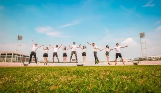 畢業(yè)照朋友圈配什么文字 畢業(yè)了心情說說