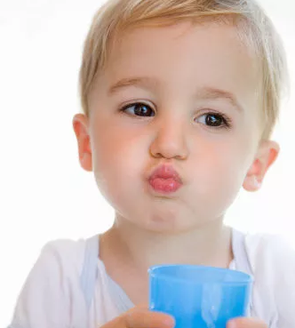 孩子睡覺時愛出虛汗是什么原因 孩子出虛汗怎么改善 孩子睡覺時愛出虛汗是什么原因 孩子出虛汗怎么改善