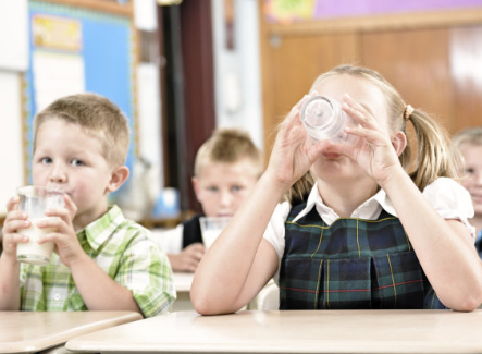 寶寶戒奶晚了會影響腦部發育嗎  寶寶什么時候需要戒奶了