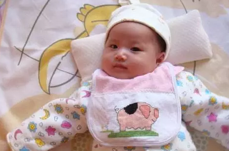 三個月的寶寶睡覺睡的晚是正常的嗎 寶寶晚睡會有什么危害